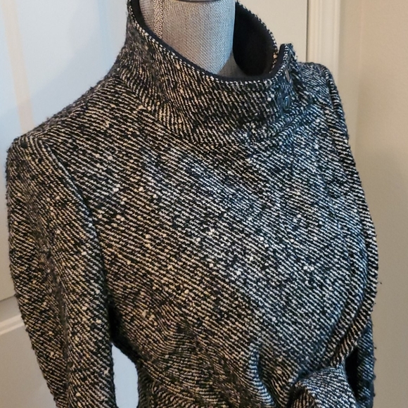 Express Tweed Coat - Picture 4 of 11